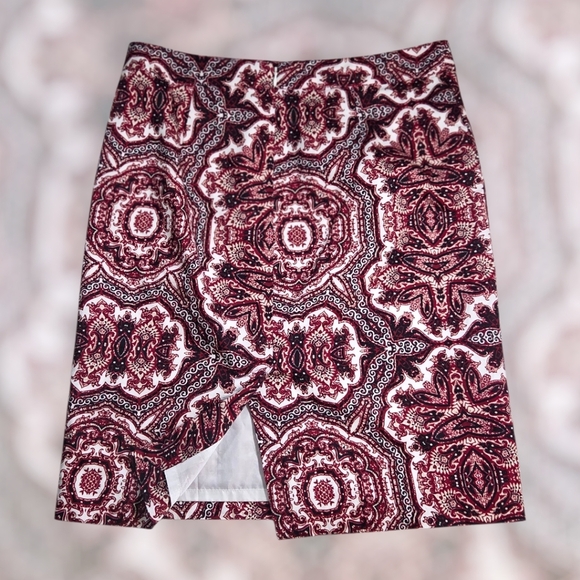 Van Heusen Red and Black Patterned Pencil Skirt Size 8 - Picture 2 of 4